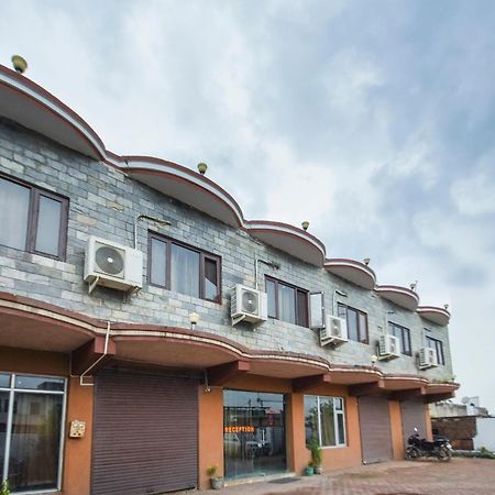Oyo Flagship Vibes Hotel Nālāgarh Eksteriør billede