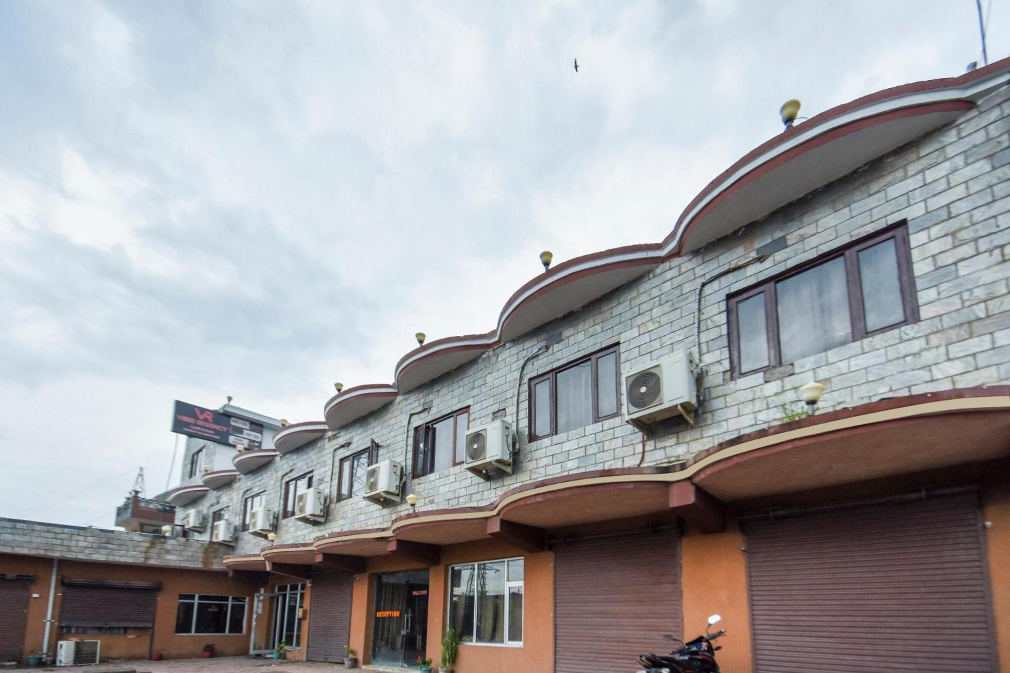 Oyo Flagship Vibes Hotel Nālāgarh Eksteriør billede