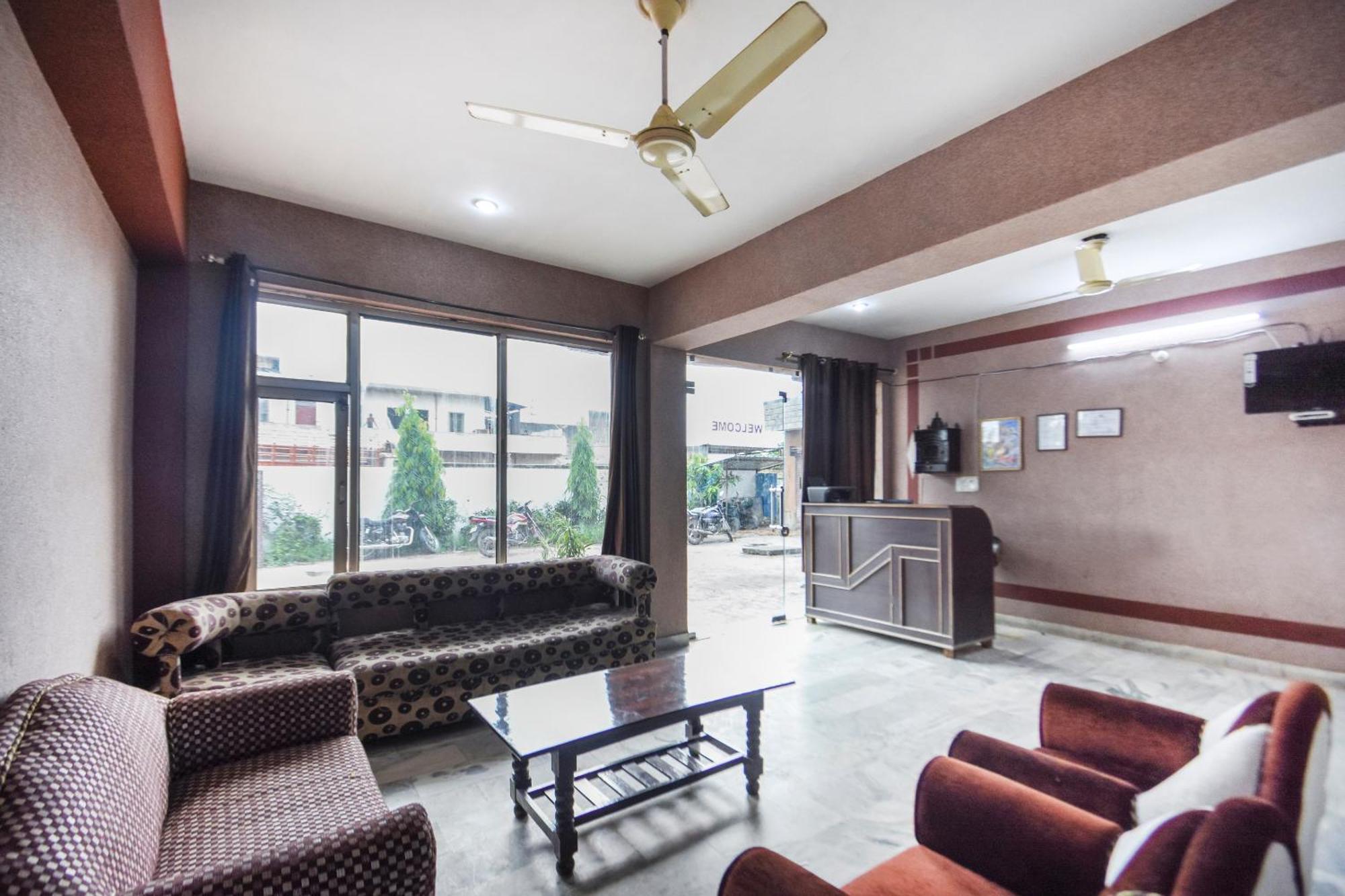 Oyo Flagship Vibes Hotel Nālāgarh Eksteriør billede